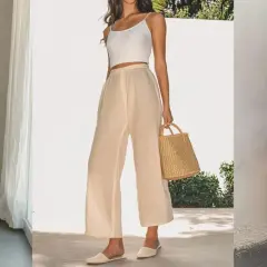 Trois femmes portent des pantalons en lin. Quelle chaussure avec un pantalon en lin homme ? Sandales à talons, mules ou compensées, le lin s'adapte à tout.