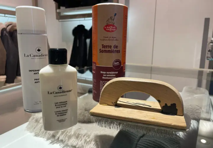 Produits La Canadienne pour un entretien perfecto cuir : lait nettoyant, imperméabilisant et terre de Sommières.