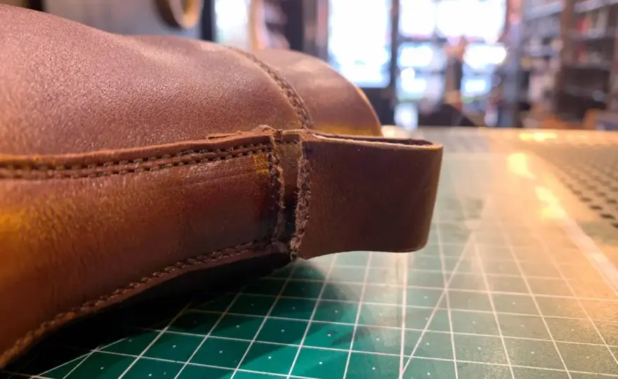 Réparer une déchirure de chaussure en cuir - Le guide complet