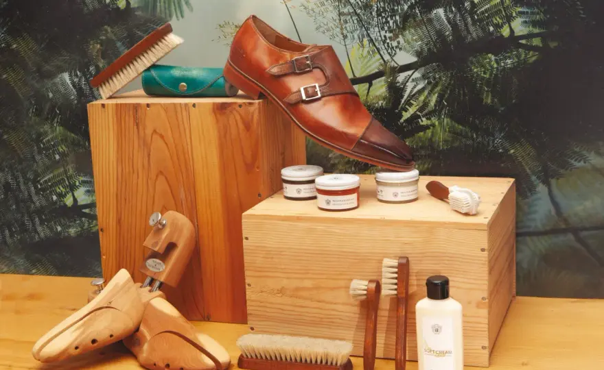 Cirage chaussures - Le guide complet pour un cuir éclatant