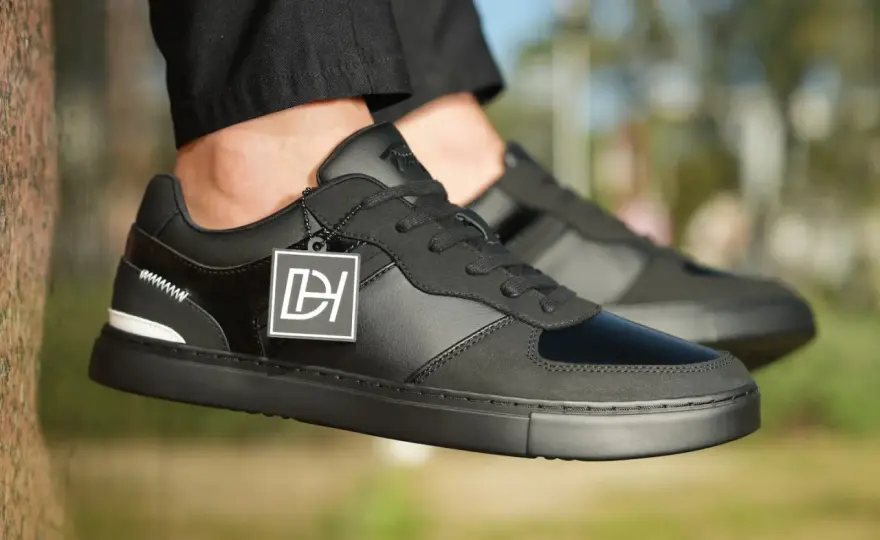 Traces de jean sur vos chaussures? Nettoyer et prévenir