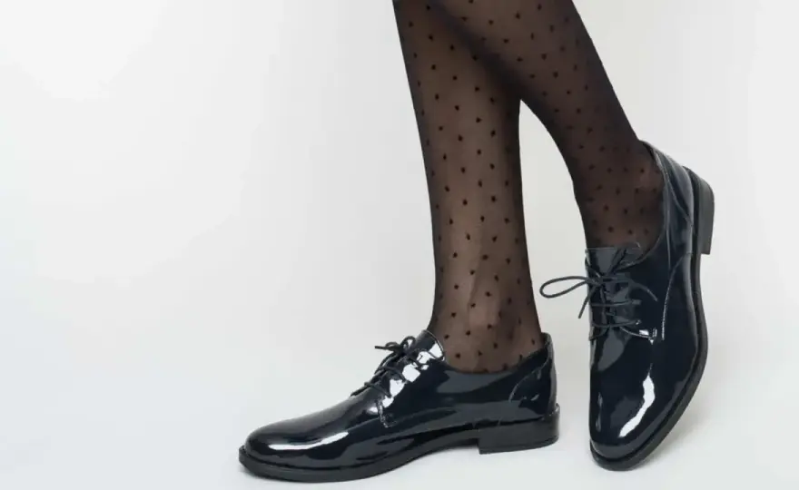 Derbies femme: comment les porter avec style et féminité ?