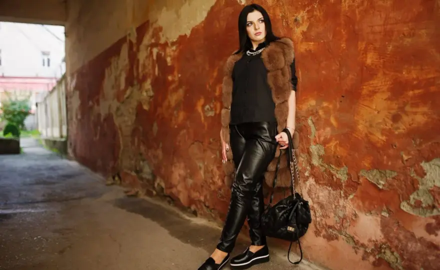 Nettoyer un pantalon en cuir - Le guide pour éviter les erreurs