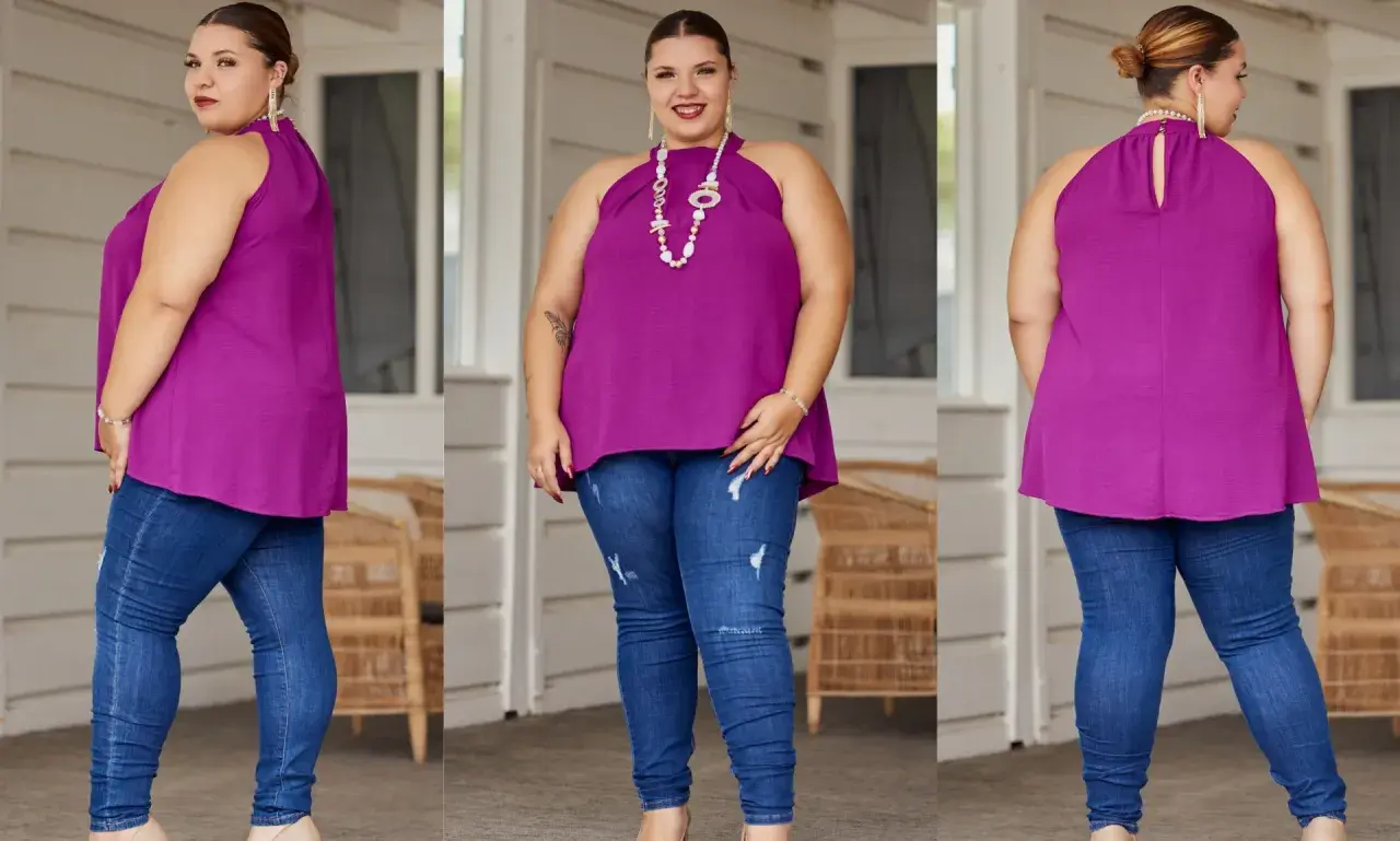 Une femme porte un haut violet et un jean skinny. Elle montre quel jean quand on a du ventre, un style flatteur et confortable.